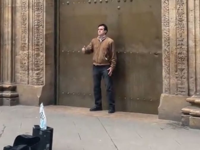 De cantar por monedas en microcentro a cambiar su vida 180°: la historia del tenor lírico desempleado que impresionó a todos con su talento