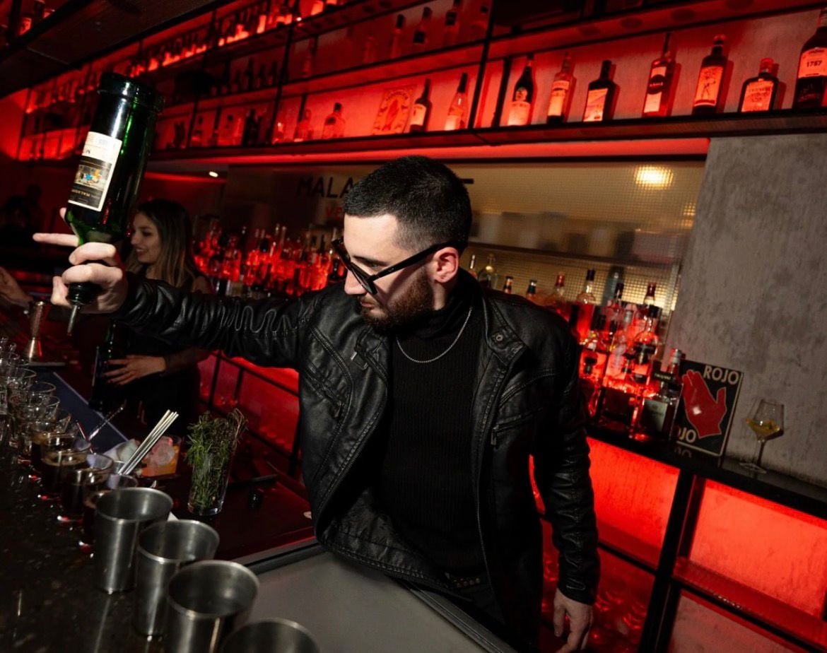 Agenda gastro del 13 al 18 de abril: ser bartender por un día, un taller de ramen y un campeonato de ahumados