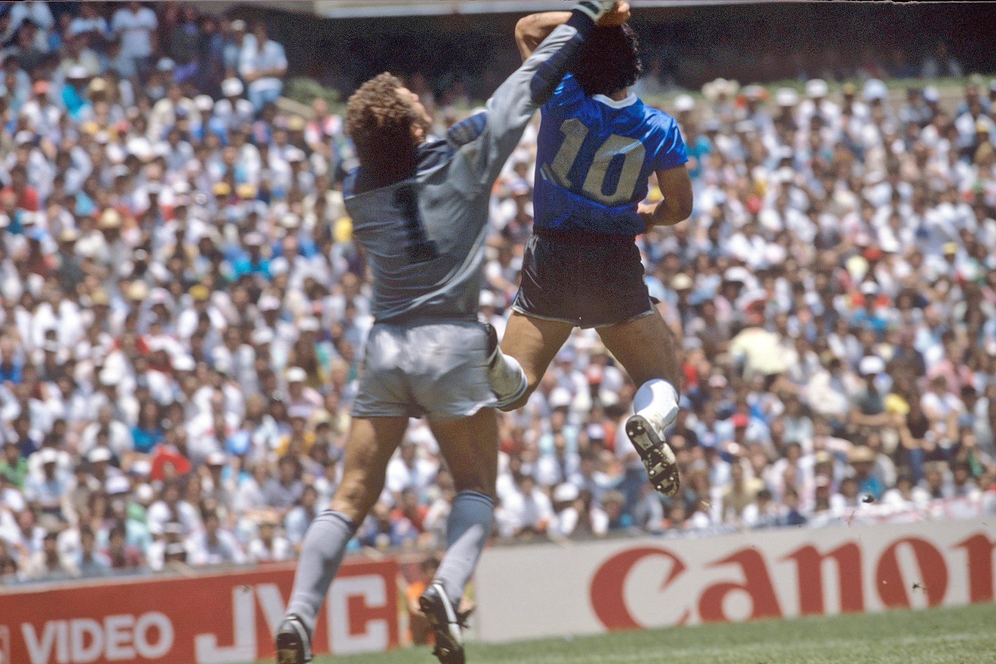 El gol con la mano que de Maradona le hizo a los ingleses