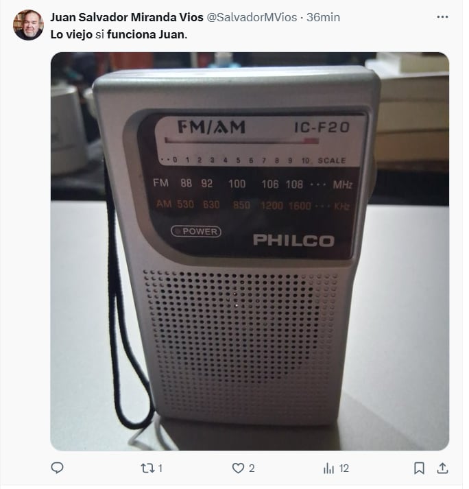 Una radio portátil que era furor en los 90 (Foto: X @Salvadormvios)