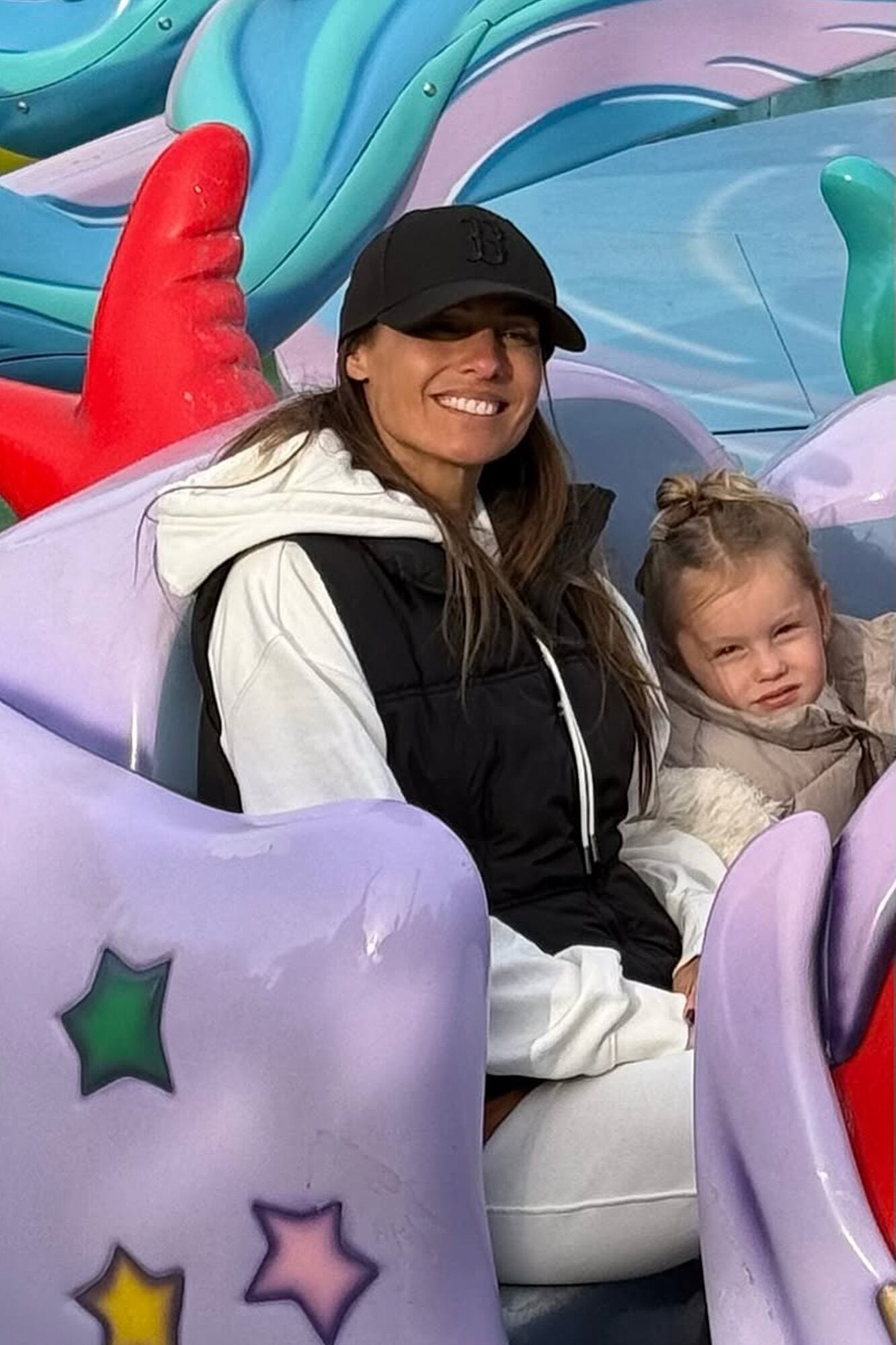 Madre e hija disfrutando a full.