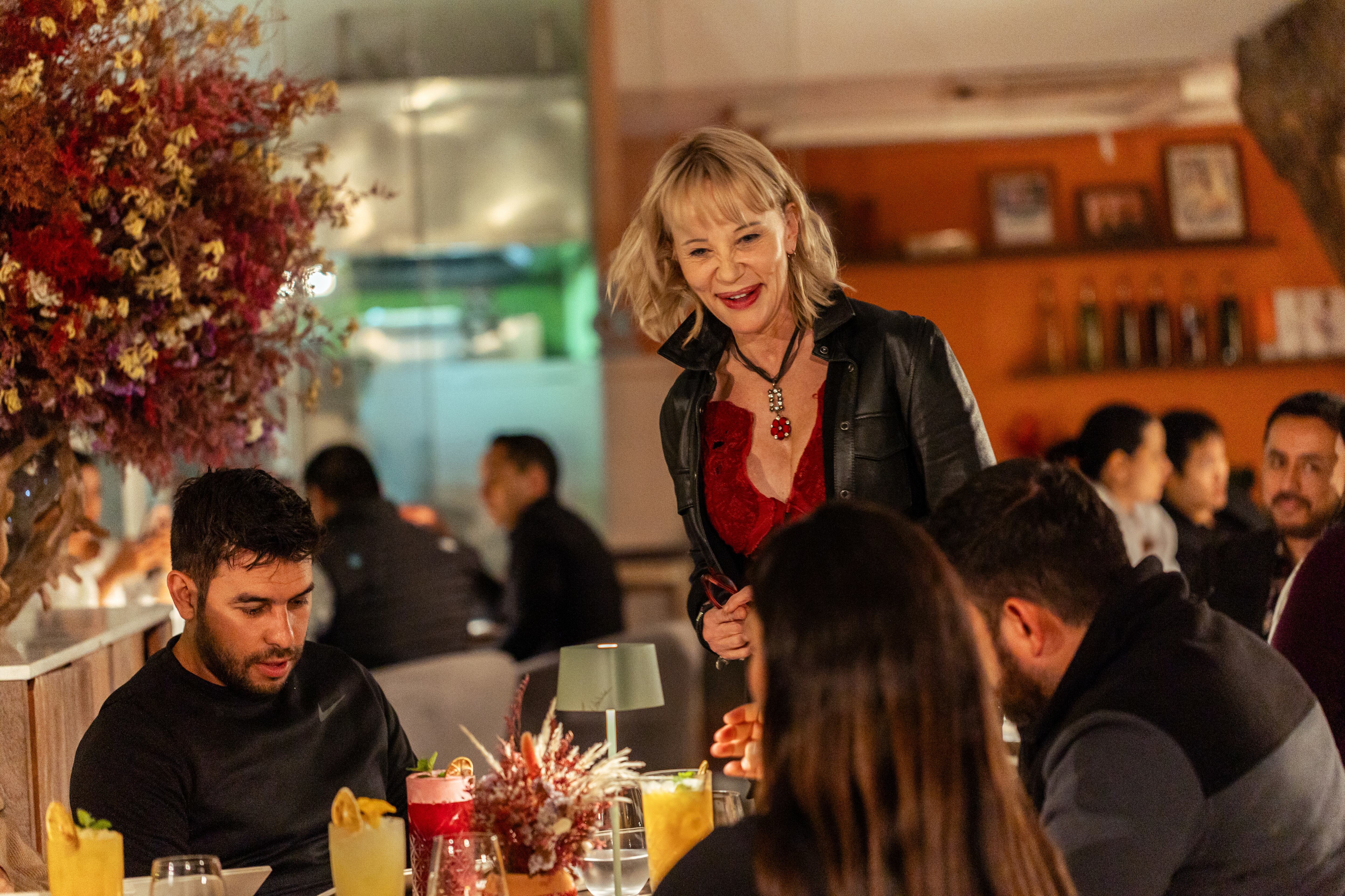 Astrid en el servicio de Astrid & Gastón.