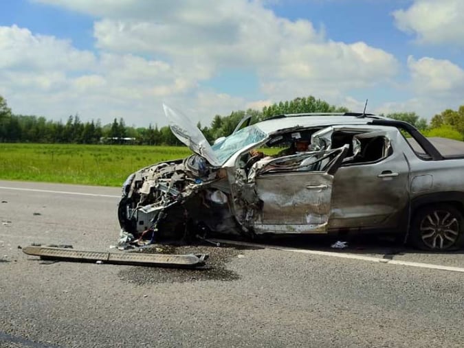 Una mujer de 50 años murió tras chocar contra un camión en la ruta 205 y su hermano quedó internado