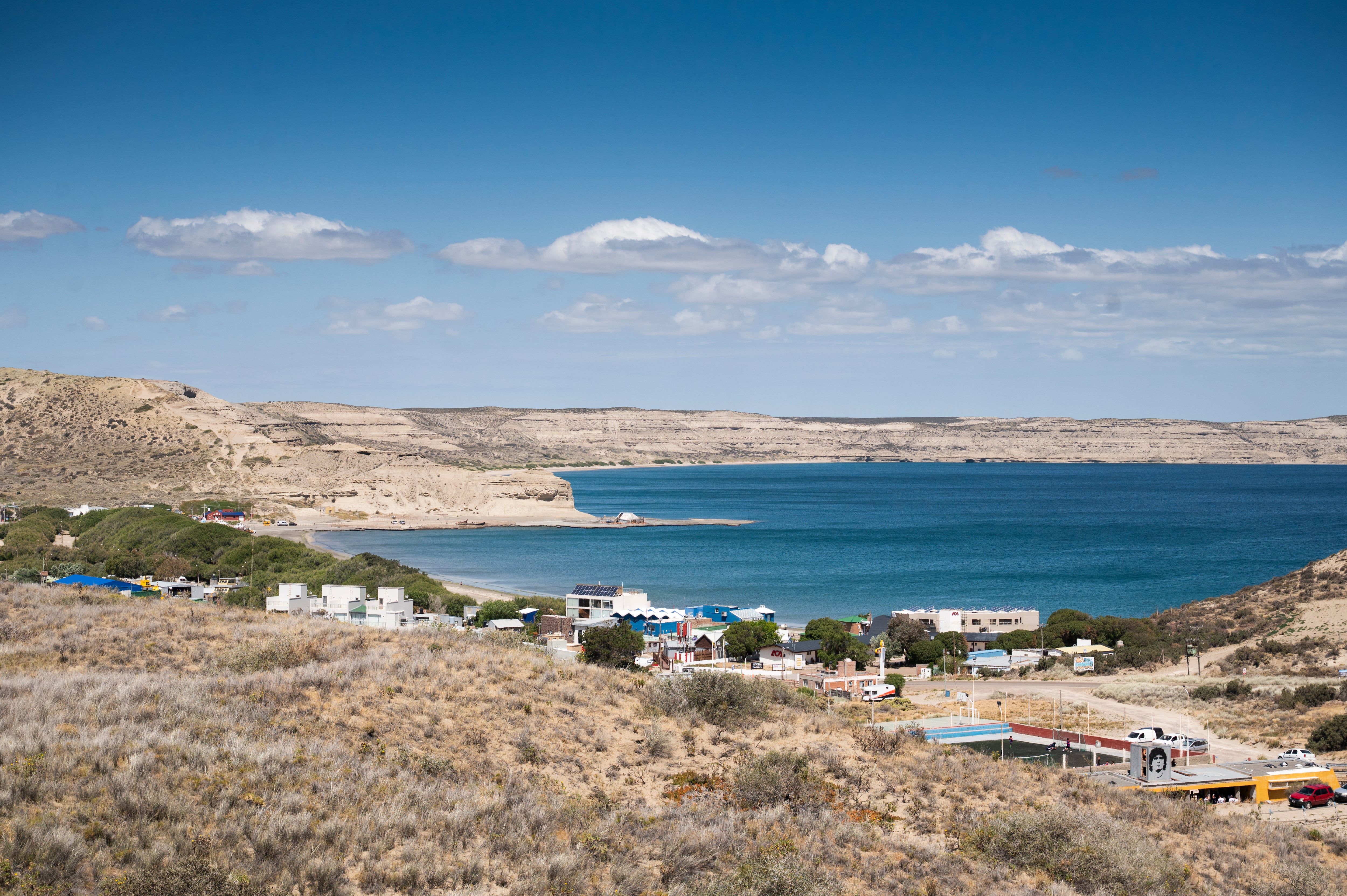 Puerto Pirámides, desde los miradores en altura al entrar al pueblo
