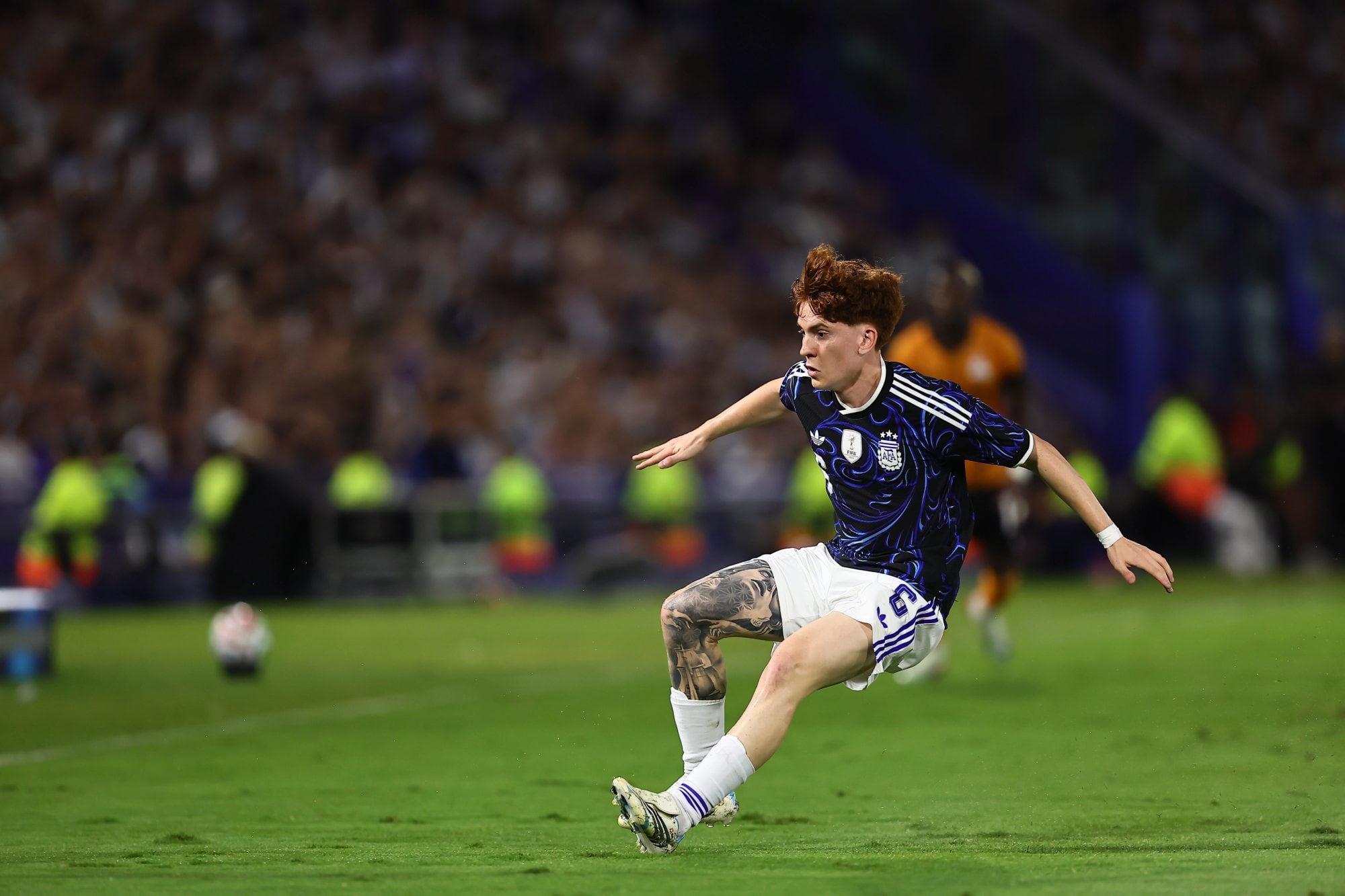 Valentin Barco, sumando minutos en el segundo tiempo con la Argentina