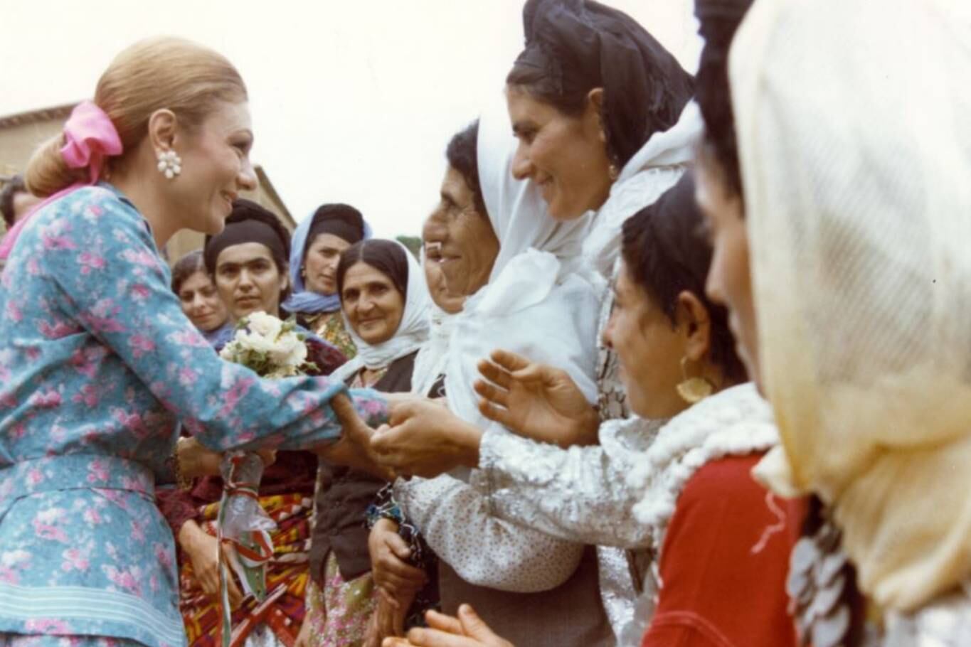 Durante el mandato del Sha Reza Pahlavi y su esposa Farah Pahlaví las mujeres pudieron votar por primera vez