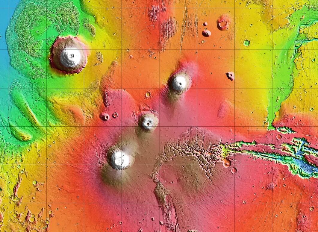 Mapa topográfico de Marte que permite ver el Monte Tharsis y el Monte Olimpo (Foto: Gentileza NASA)