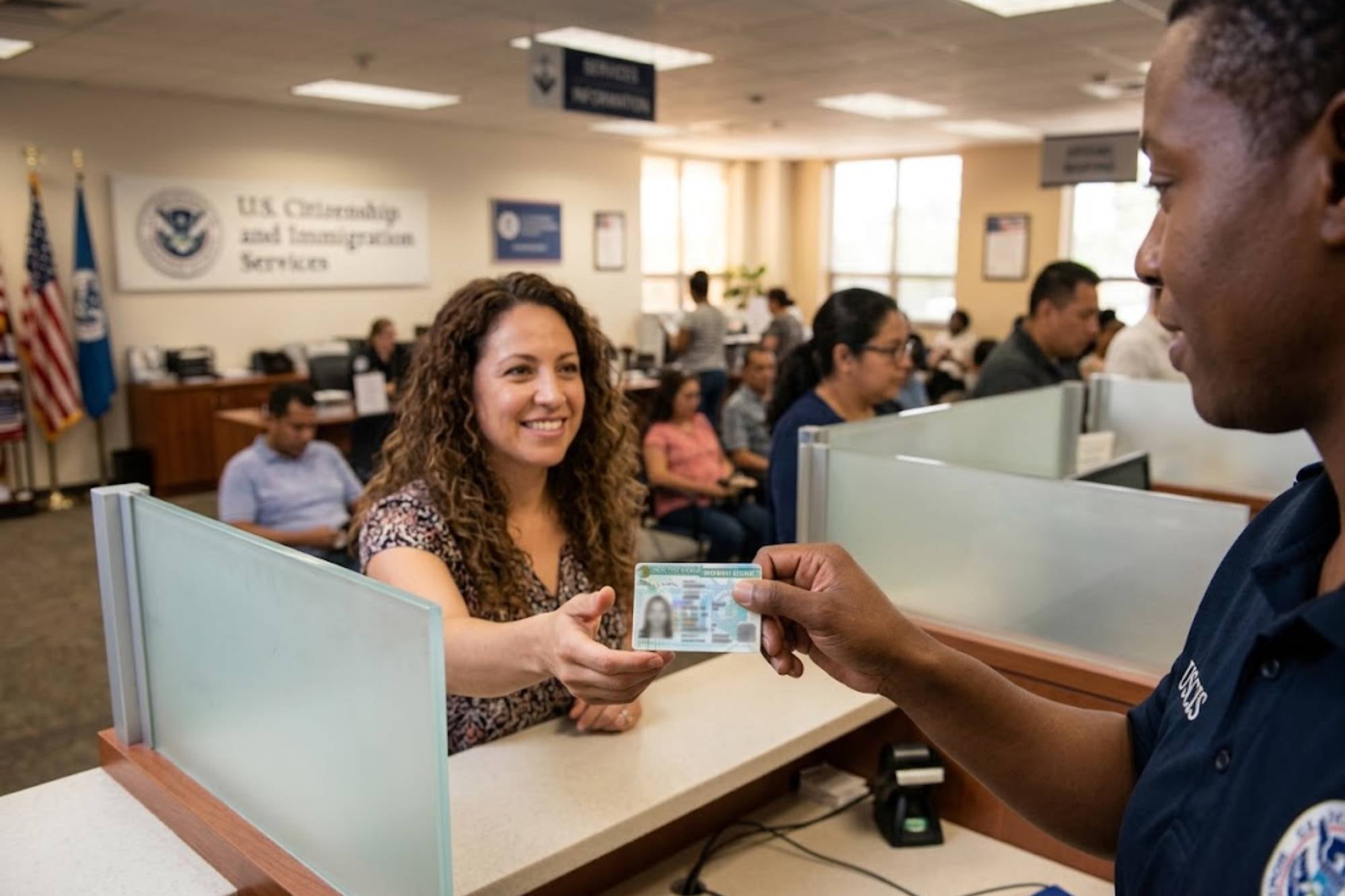 El DHS lo pidió: la regla del Uscis que cambiaría las solicitudes de trabajo para inmigrantes mexicanos