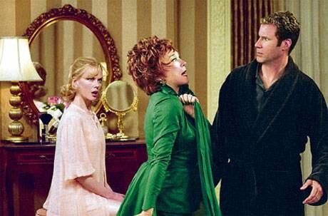 Nicole Kidman, Shirley MacLaine y Will Ferrell en una escena de