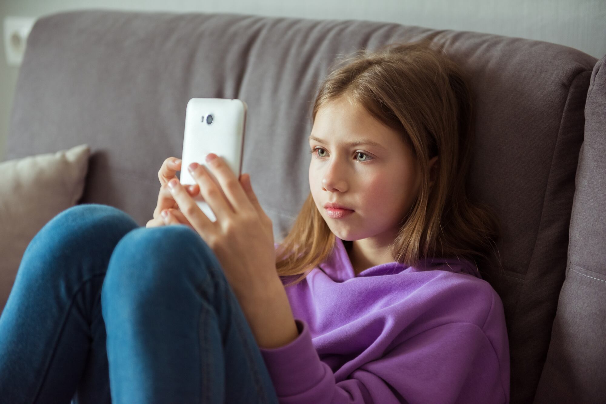 El daño que le causa la tecnología y las redes sociales al cerebro de niños y adolescentes