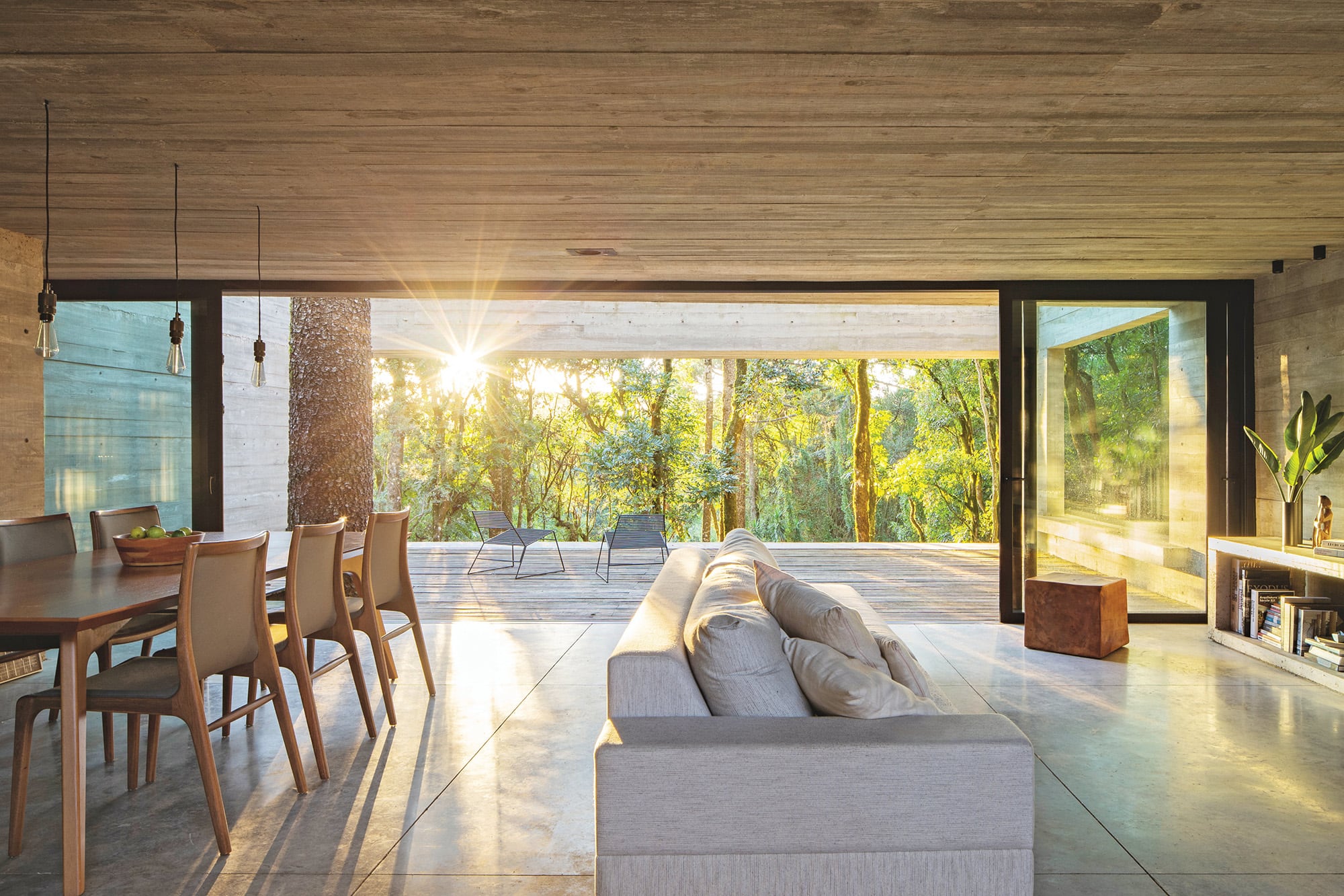 Feng Shui de verano: cómo optimizar el flujo de energía con luz y agua