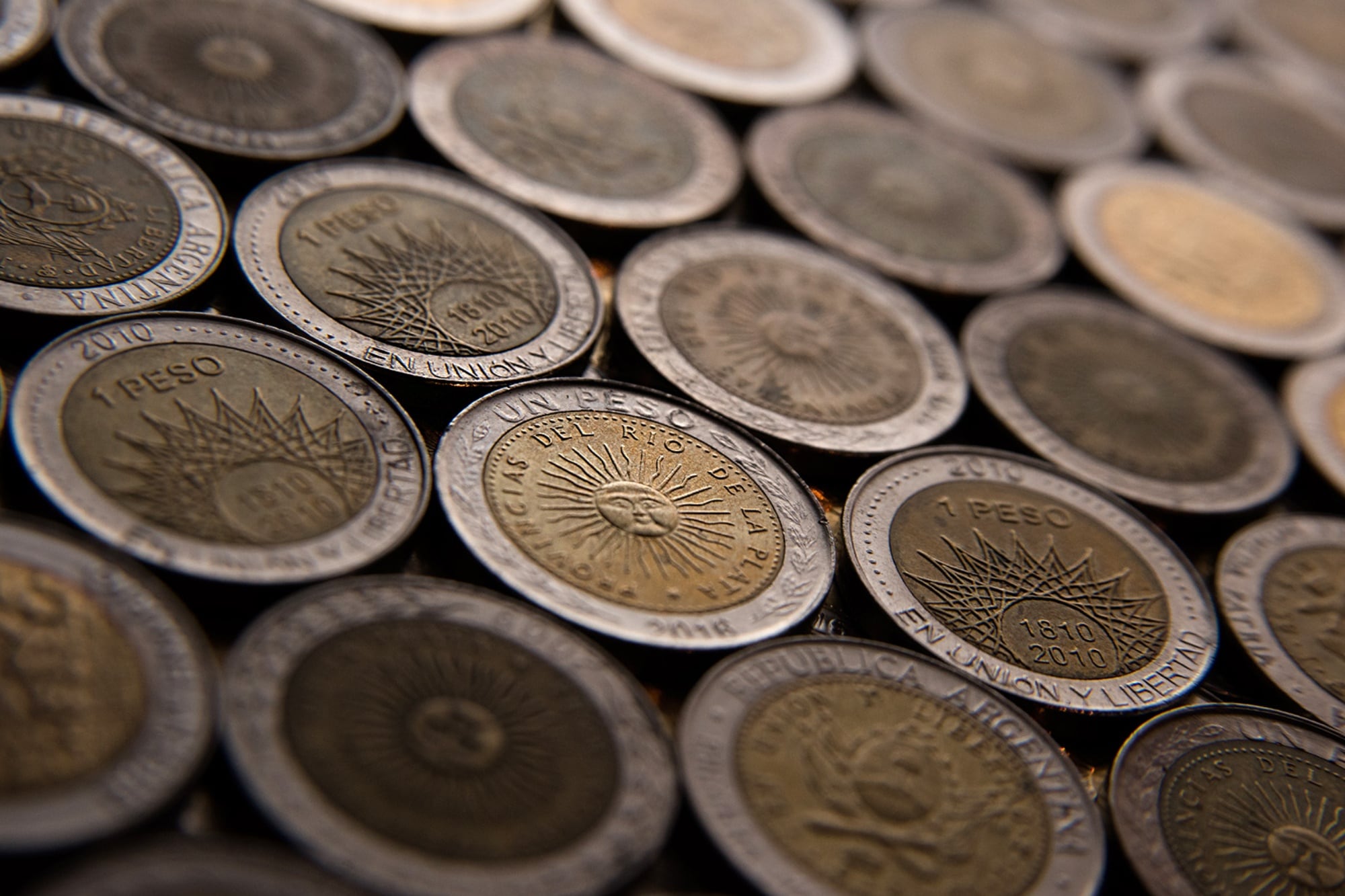 El truco de la moneda para saber si se cortó la luz en tu casa