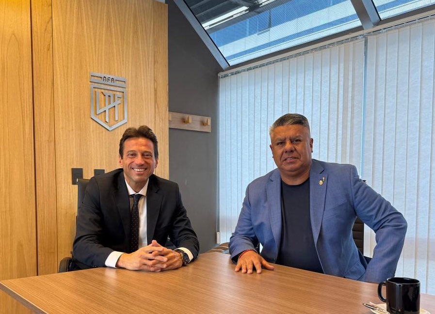 Marcelo Moretti y Claudio Chiqui Tapia, presidente de la AFA