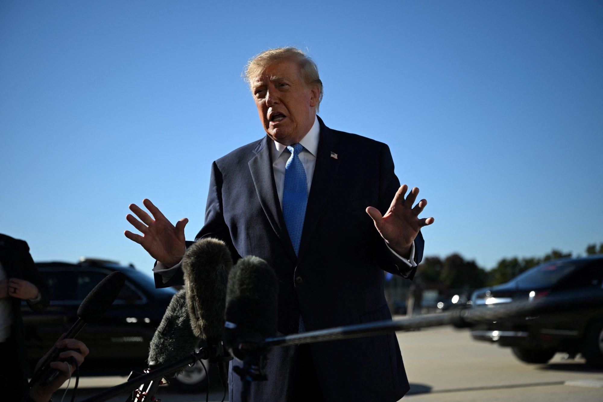 La reacción de Trump después de que Bolsonaro se autoproclamara “líder” de Brasil: “No me voy a involucrar”