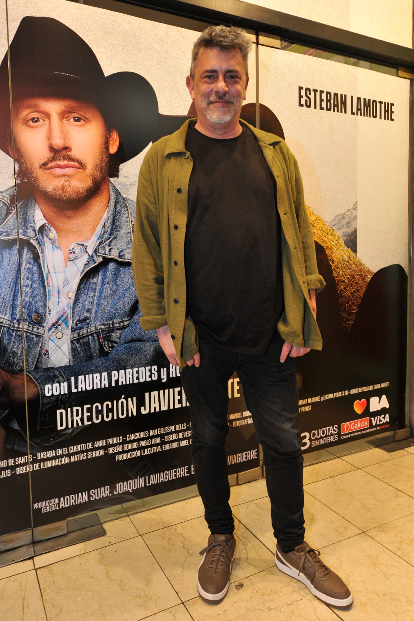 Noches de estreno: una novia orgullosa, un productor enamorado y una cumbre de comediantes en la calle Corrientes 8 Javier Daulte es el director de la puesta que estrenó en el Multiteatro, que cuenta con Adrián Suar entre los productores