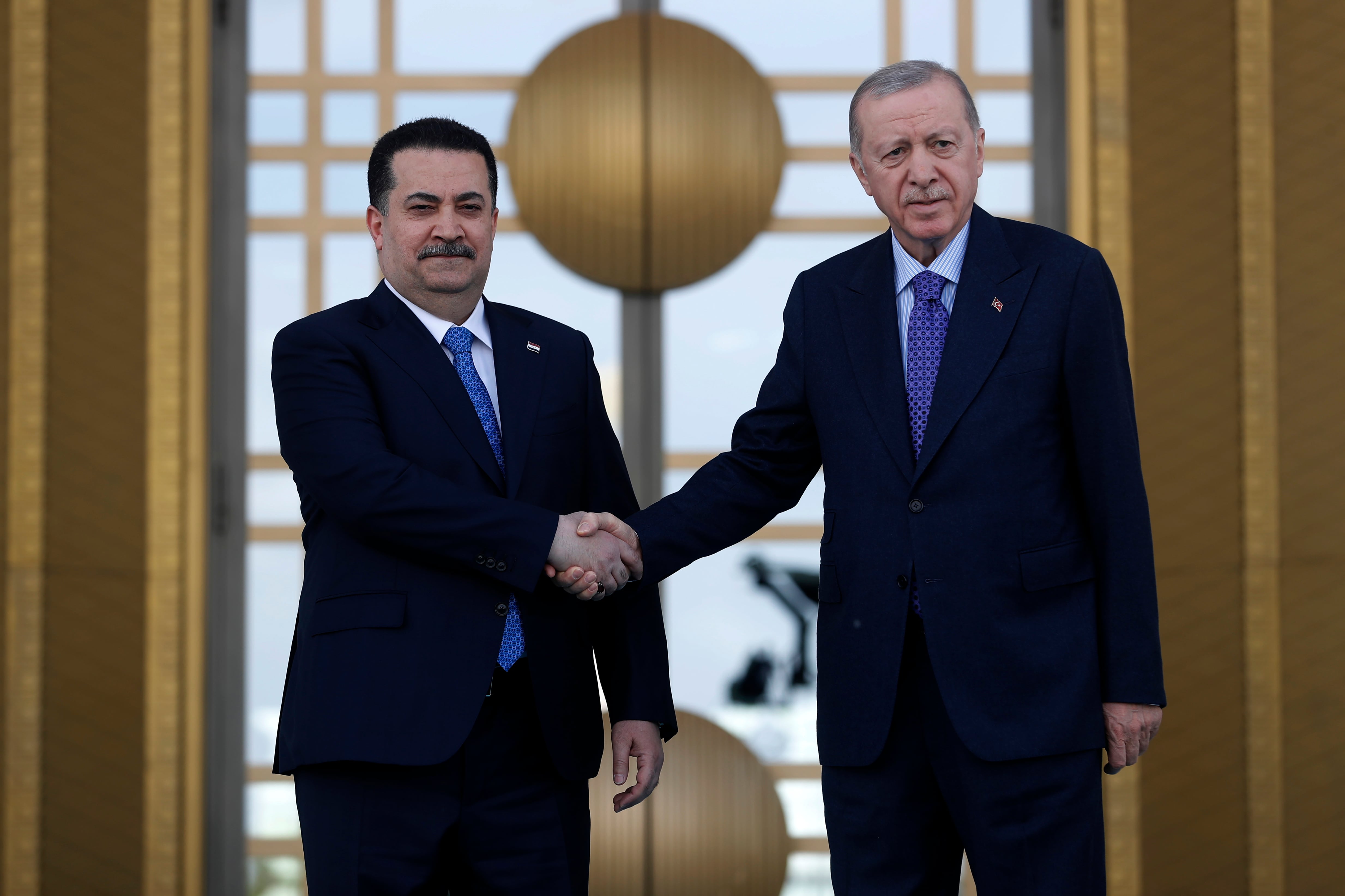 El presidente turco, Recep Tayyip Erdogan, con el primer ministro iraquí, Mohammed Shia al-Sudani, en Ankara, Turquía