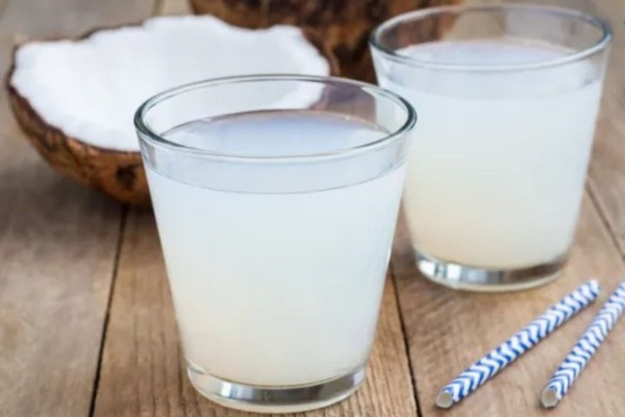 El agua de coco posee múltiples beneficios para el cuerpo (imagen ilustrativa)