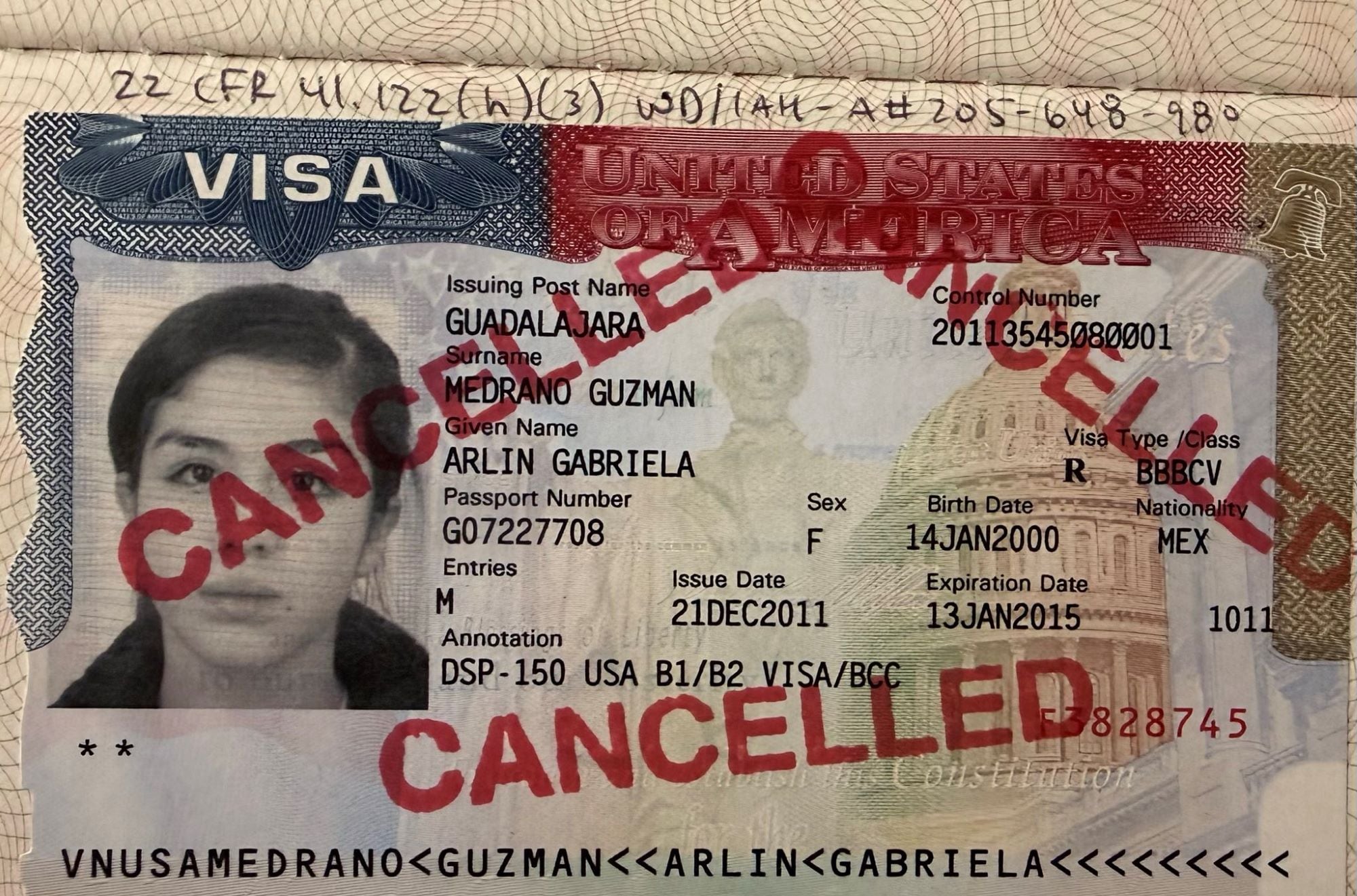 Medrano publicó una imagen de su visa cancelada en su cuenta de X