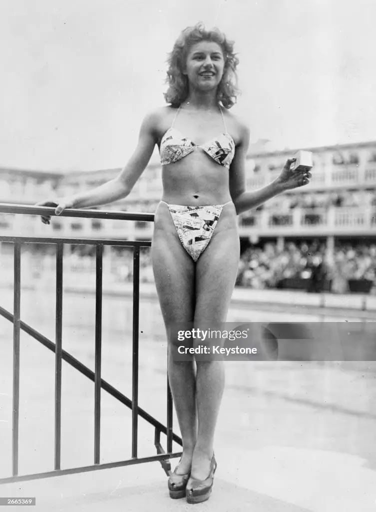 Otra foto del día de la presentación en sociedad de la bikini