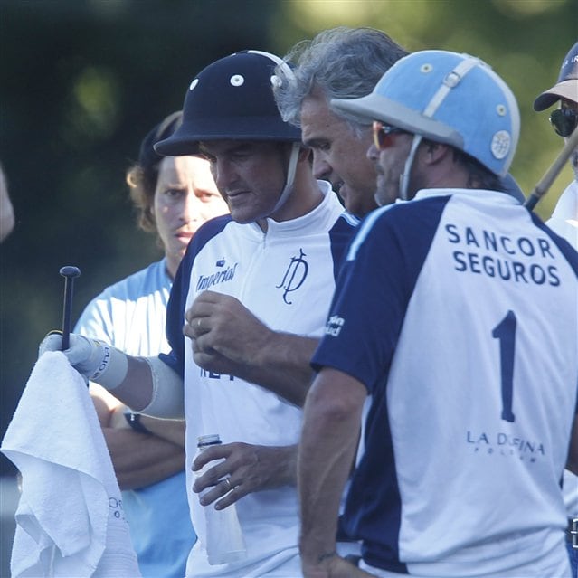 Stirling y Cambiaso escuchando los consejos del entonces coach de La Dolfina, Milo Fernández Araujo