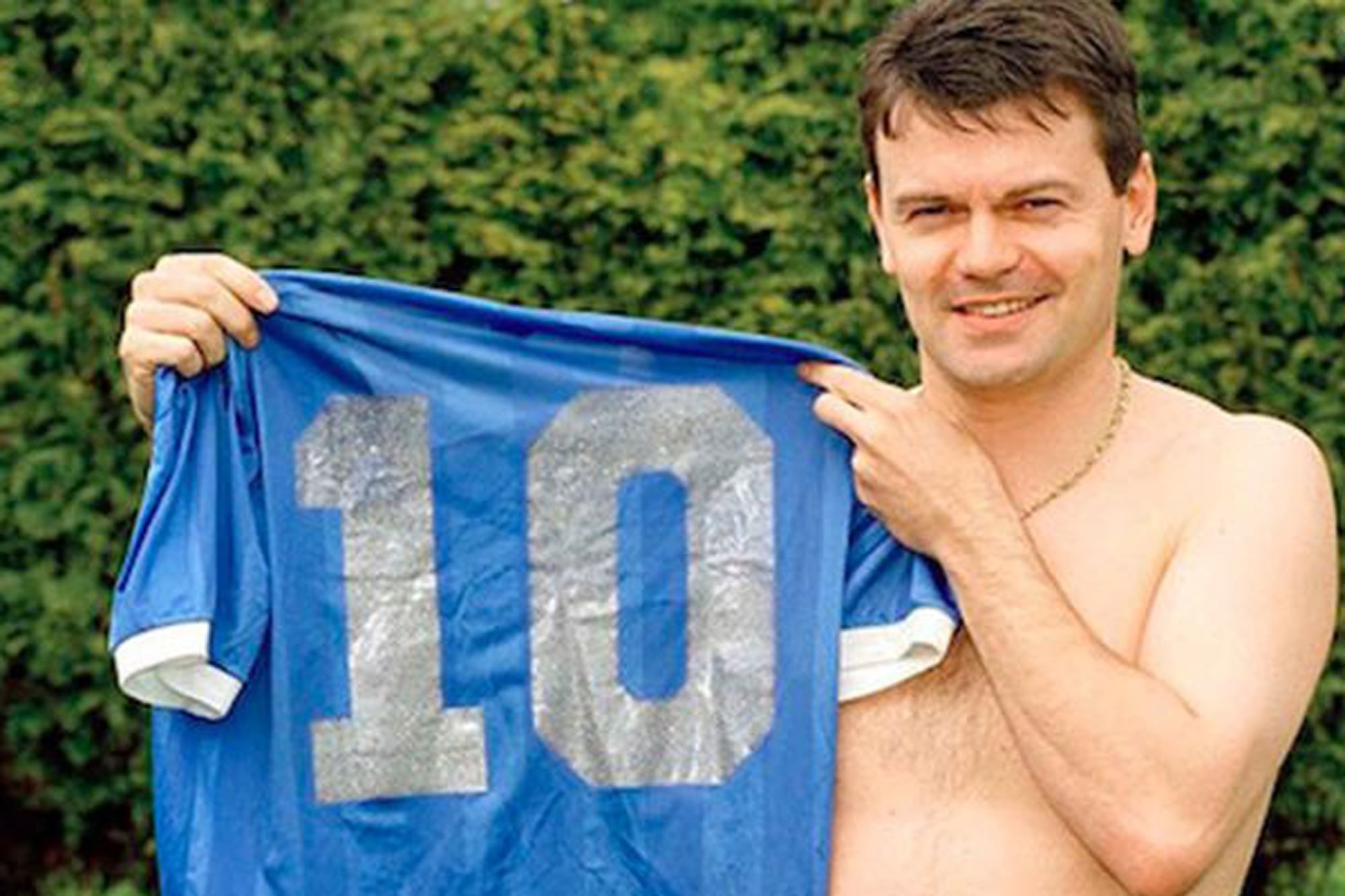 El futbolista Steve Hodge fue el inglés que le pidió la camiseta a Maradona tras el partido
