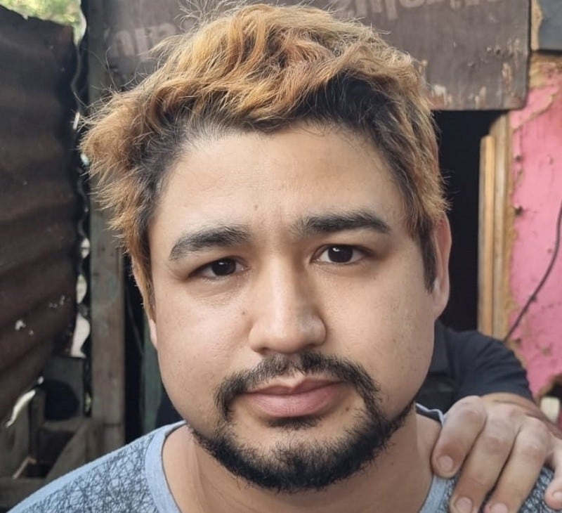 El cambio de look del sospechoso al momento de su arresto, en 2023