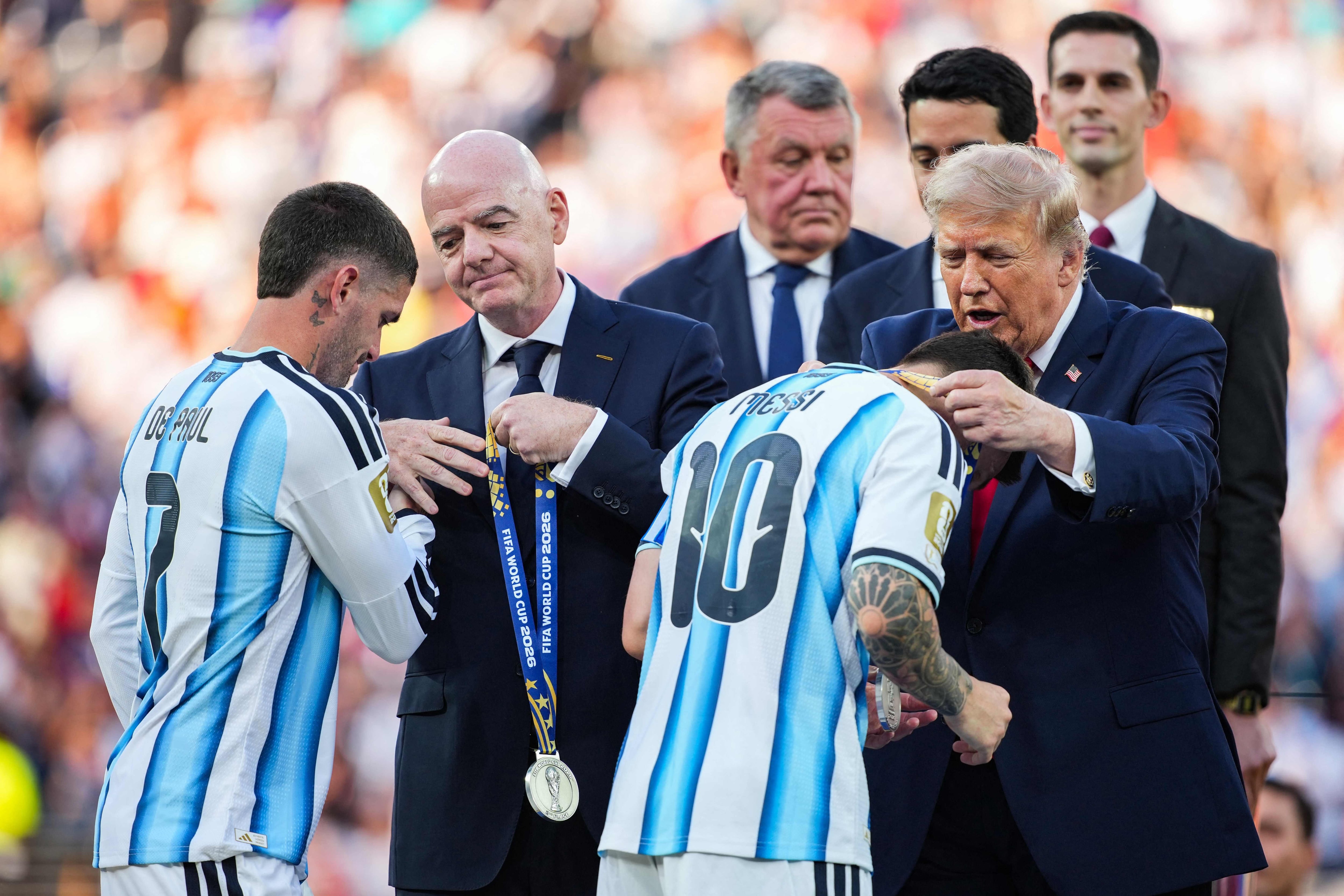 La carta de Gianni Infantino a la selección argentina tras perder la final del Mundial 2026 ante España 6 Gianni Infantino,Donald Trump, Rodrigo De Paul y Lionel Messi