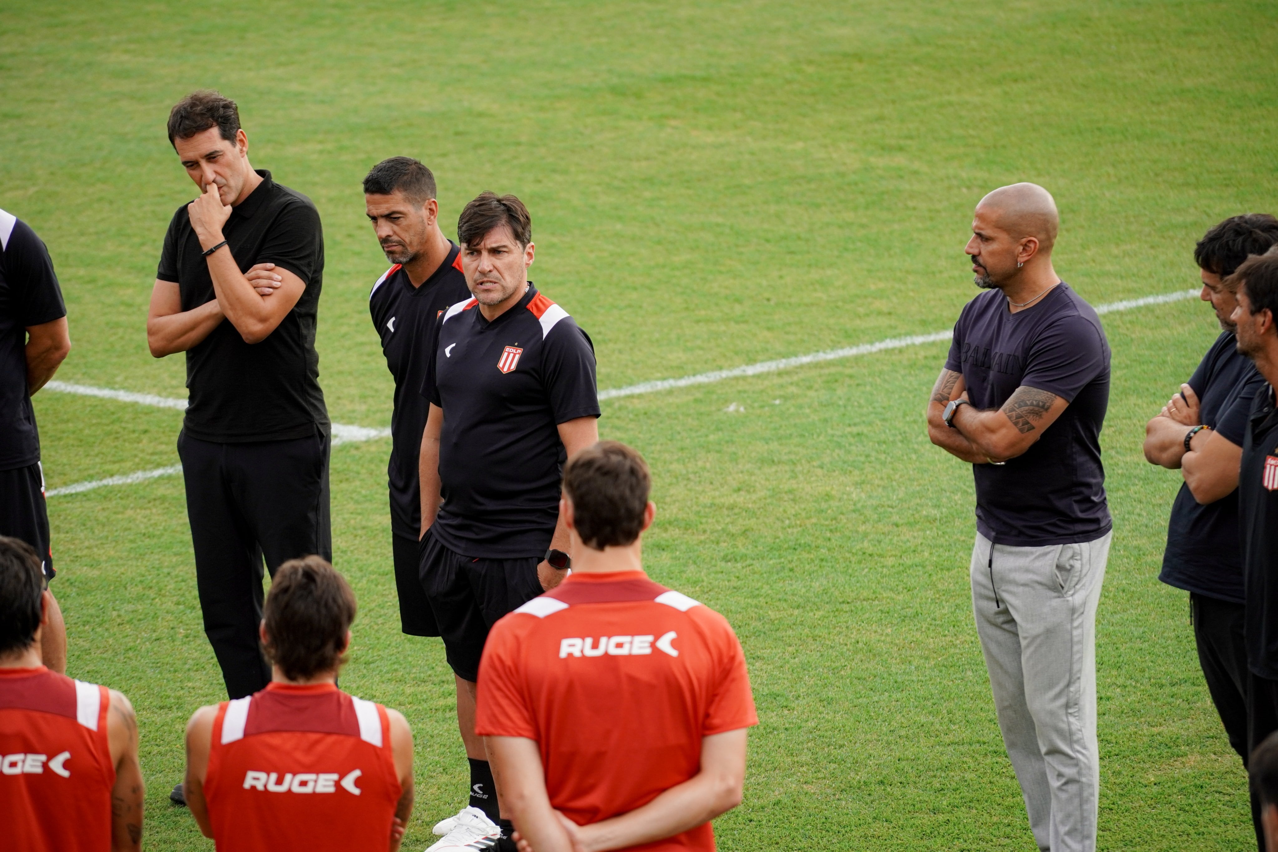 Alexander Medina asumió como nuevo DT de Estudiantes: reemplaza a Eduardo Domínguez