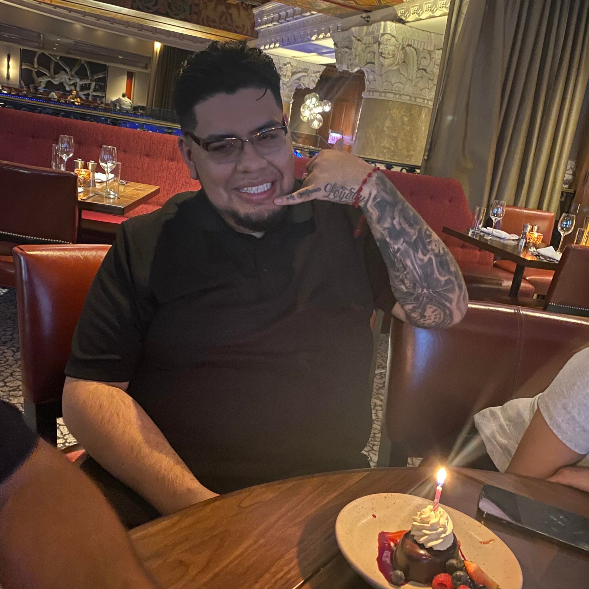 Tras pasar ocho horas en un centro de inmigración en Detroit, Osorio fue liberado