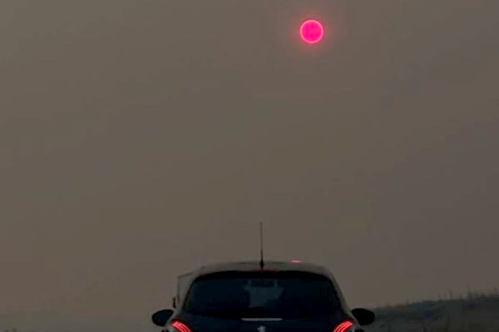 Luz filtrada por el humo, parte del día a día de los vecinos de la región