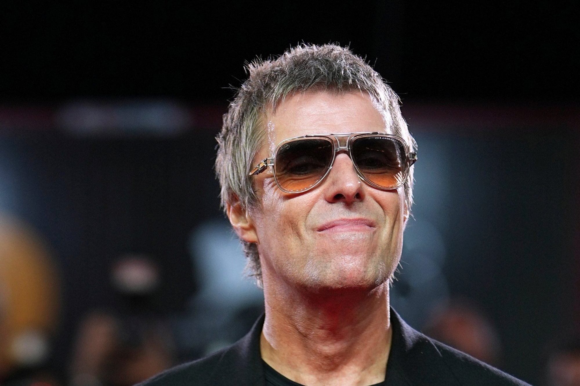 Caótico arriba y debajo del escenario, Liam Gallagher protagonizó varios disturbios aéreos