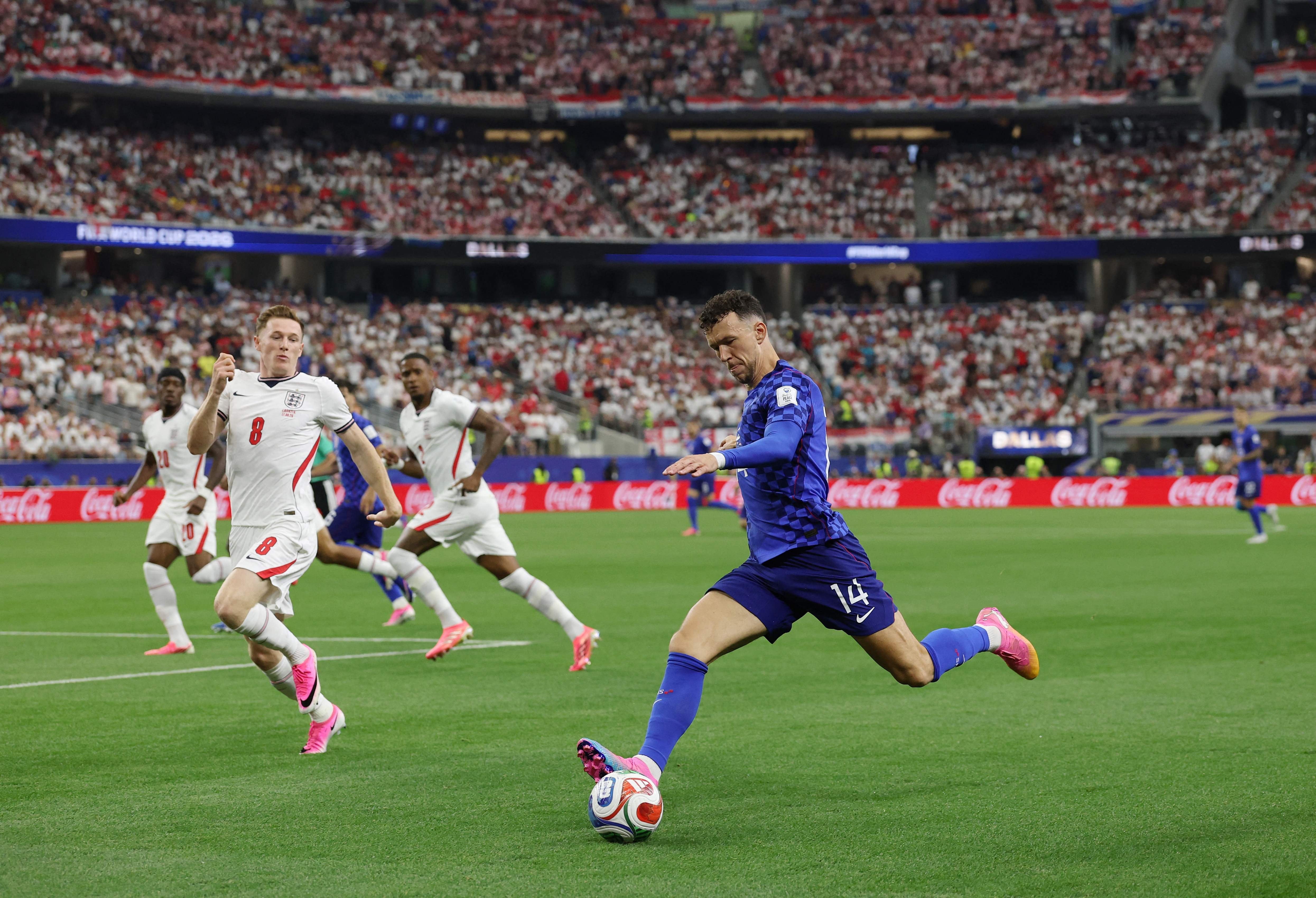 Inglaterra vs. Croacia, EN VIVO por el Mundial 2026: el minuto a minuto del partido 11 Ivan Perisic tira un centro desde la banda izquierd para Croacia ante Inglaterra en Dallas