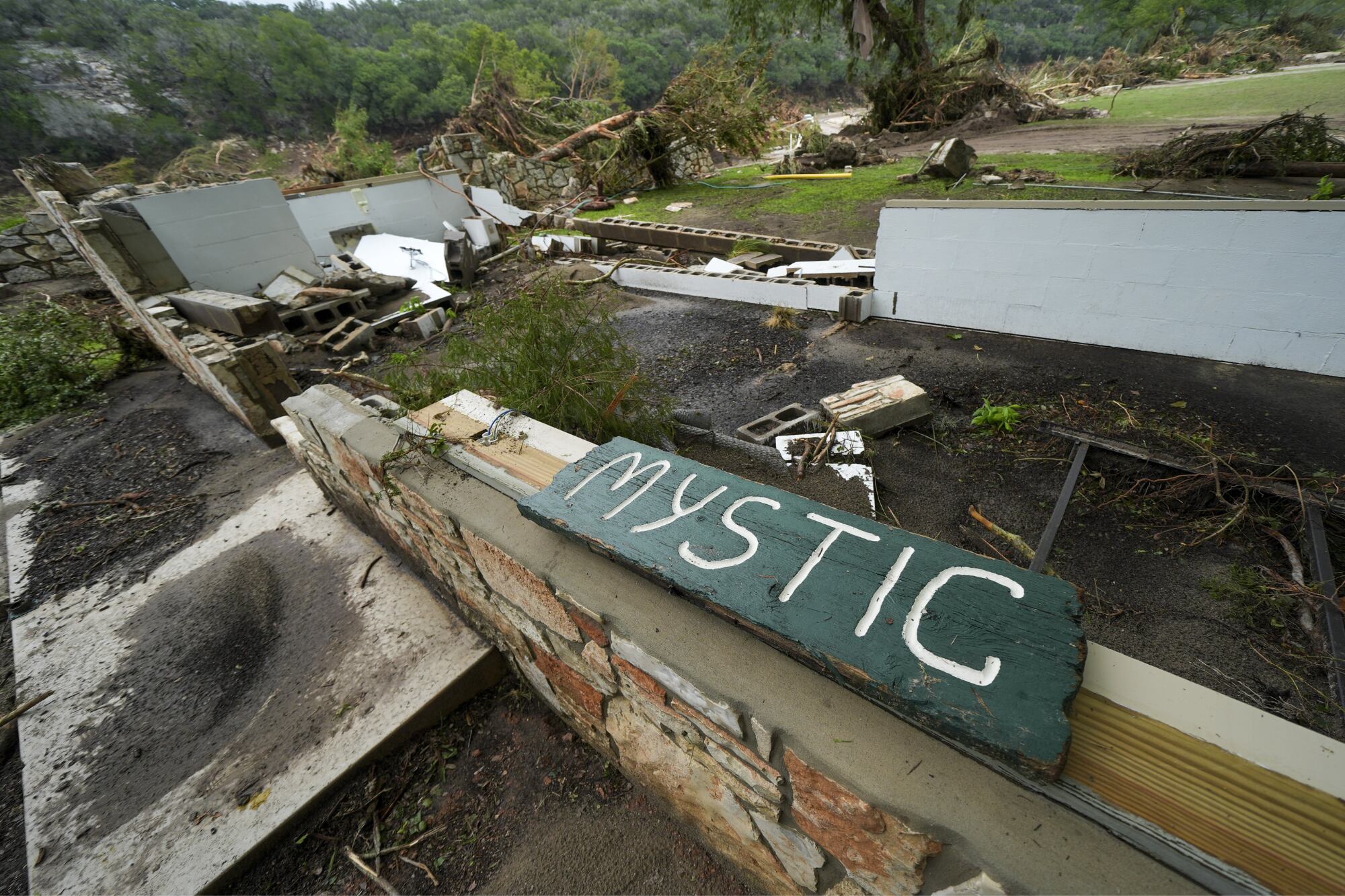 La inundación de Camp Mystic expuso fallas graves en los planes de emergencia