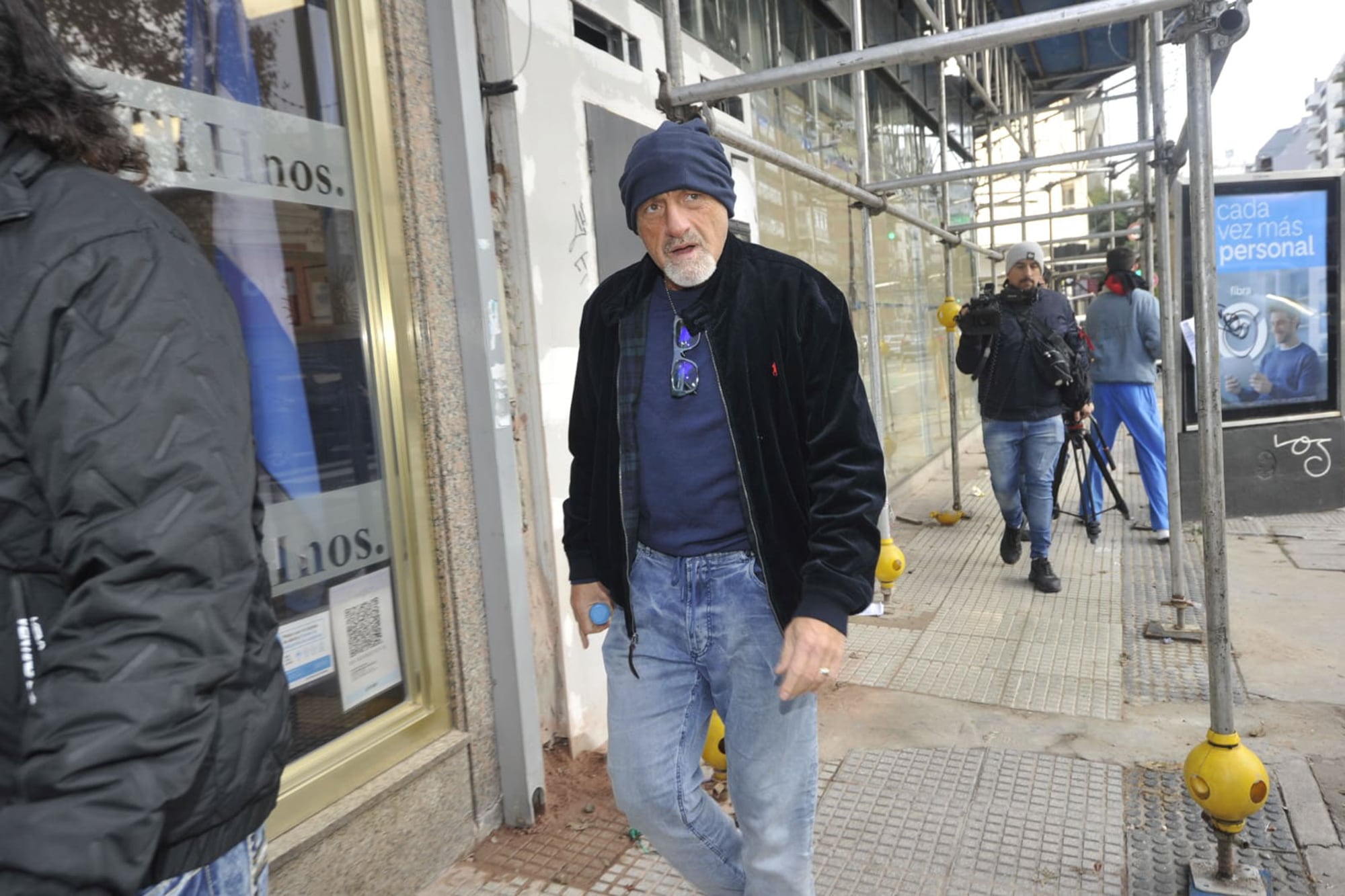 Gustavo Sofovich también arribó temprano al sepelio en el barrio de Palermo