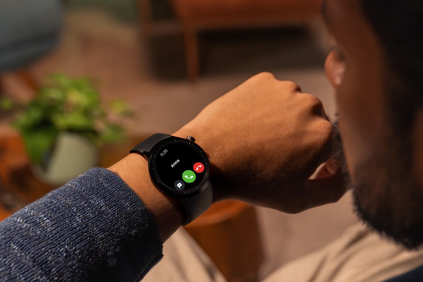 El Moto Watch tiene una pantalla de 1,4 pulgadas y una caja de 47mm; permite hacer un seguimiento de la actividad deportiva, ver las notificaciones del celular y más