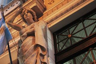 El exalumno del Pellegrini que hizo una donación millonaria