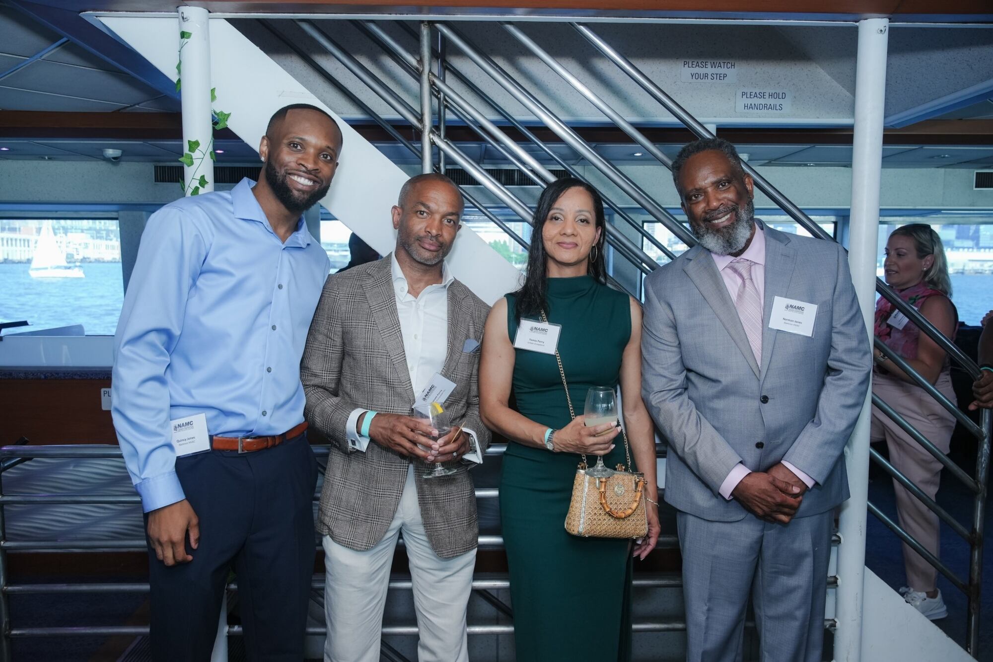 Directivos de Urban EcoSpaces Inc. la compañía que llevará casas modulares a Staten Island