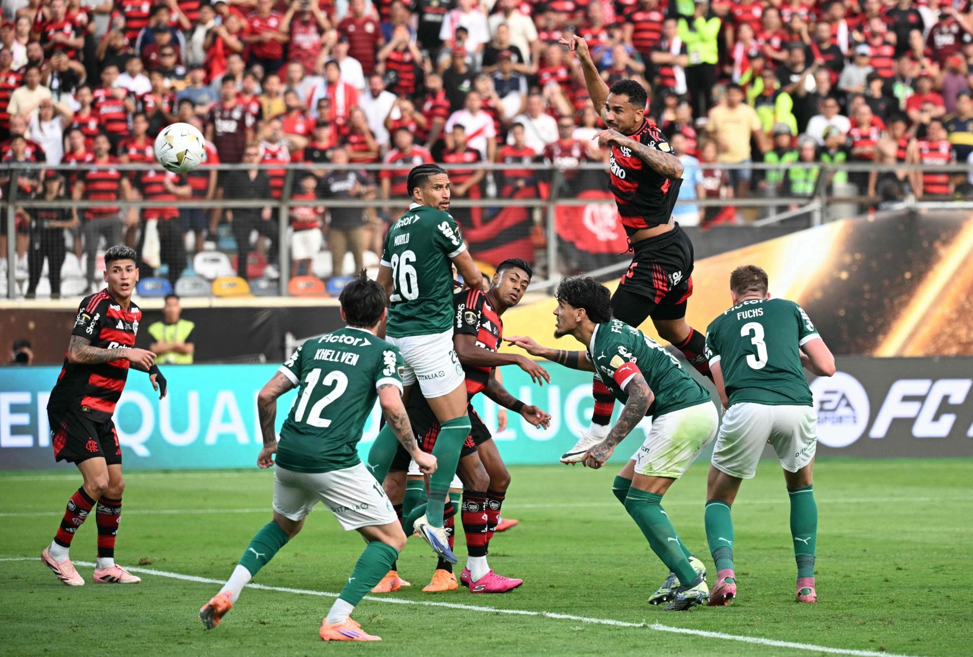 El gran salto y cabezazo de Danilo para el golazo que resolvió la final a favor de Flamengo