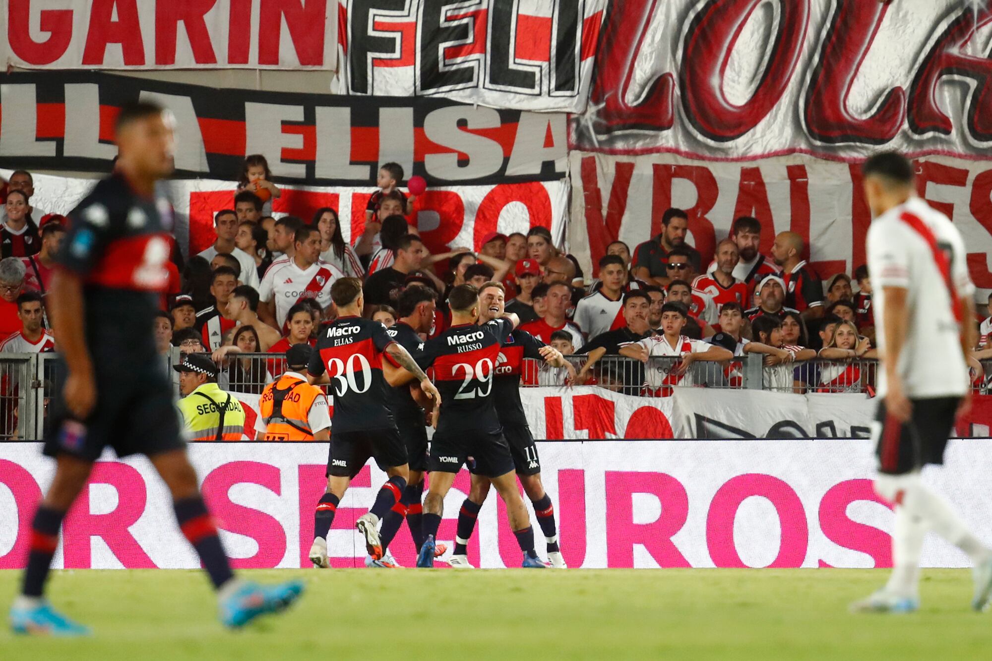 Hacer cuatro goles en el Monumental: Tigre tuvo su fiesta