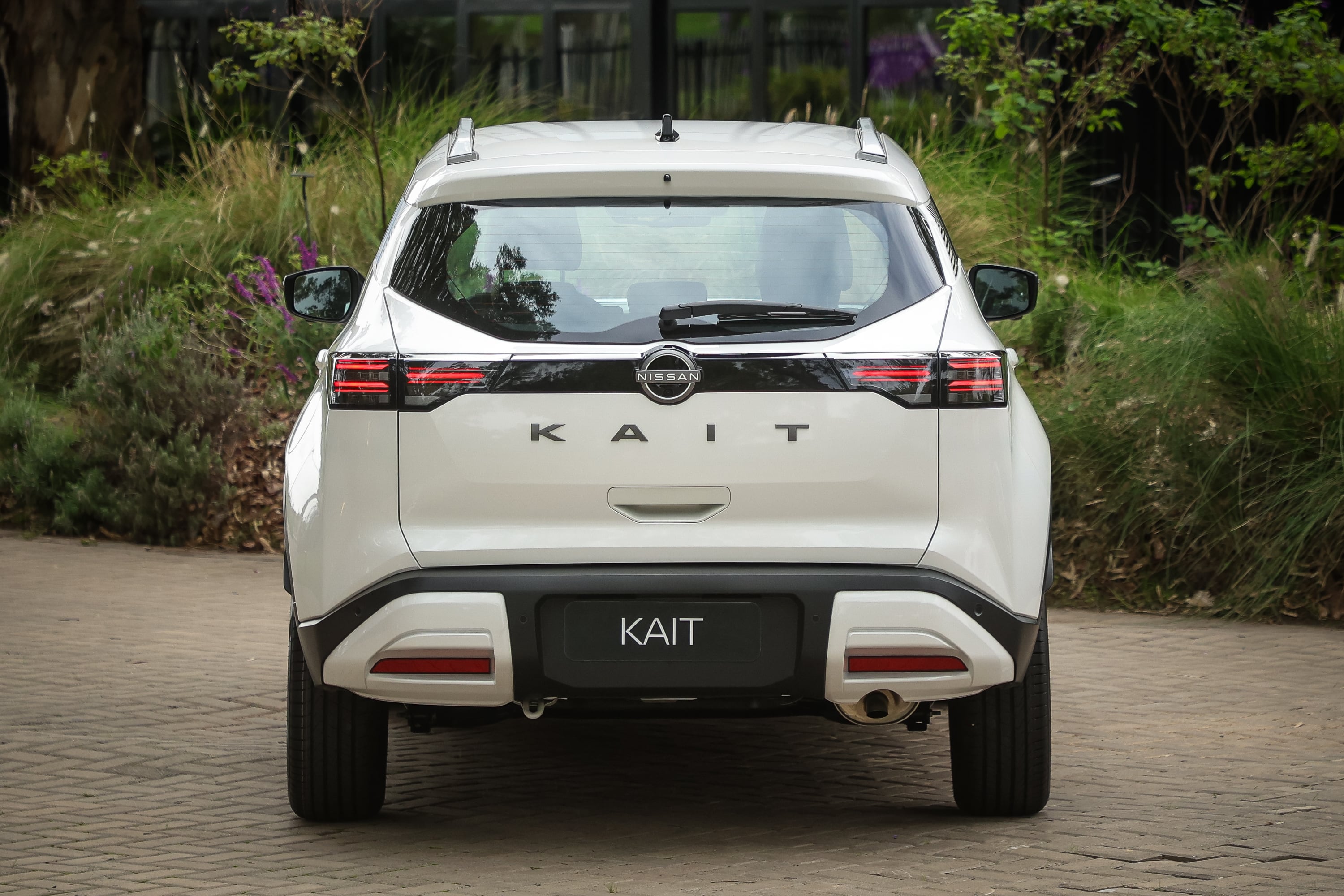 El diseño posterior también se caracteriza por utilizar líneas rectas