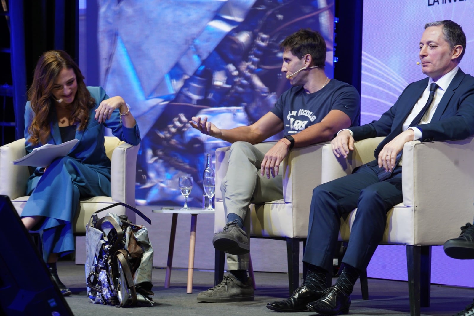 Passaglia compartió panel con otros jefes comunales