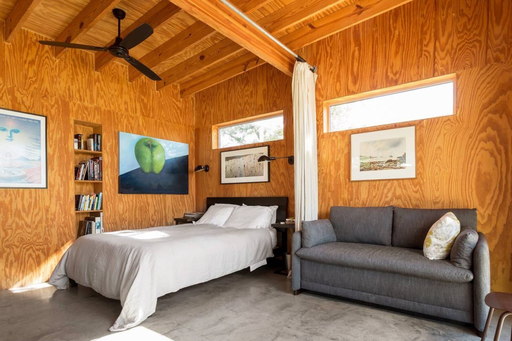 El interior de una de las Tiny houses, cómodas y sustentables