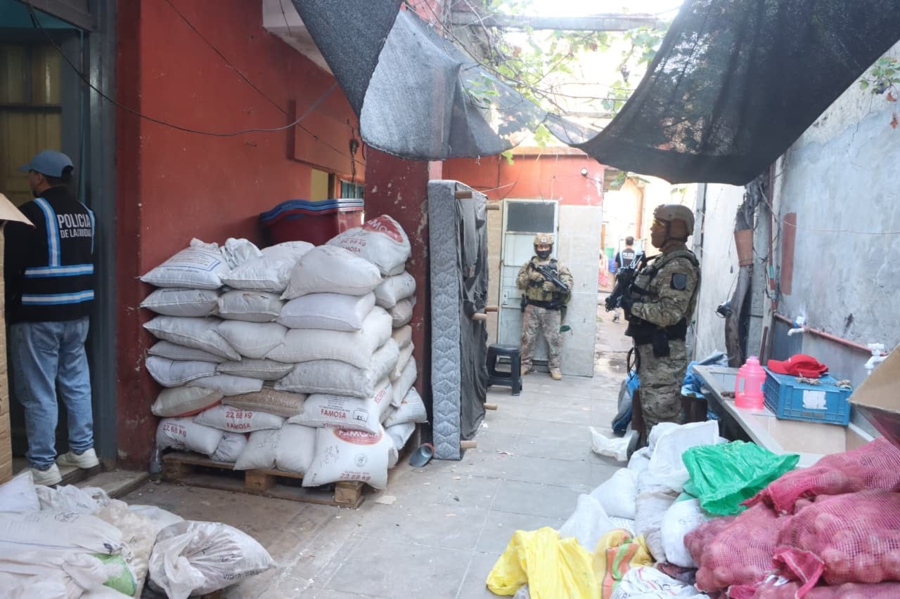 Secuestran más de 15 toneladas de alimentos secos impregnados con cocaína