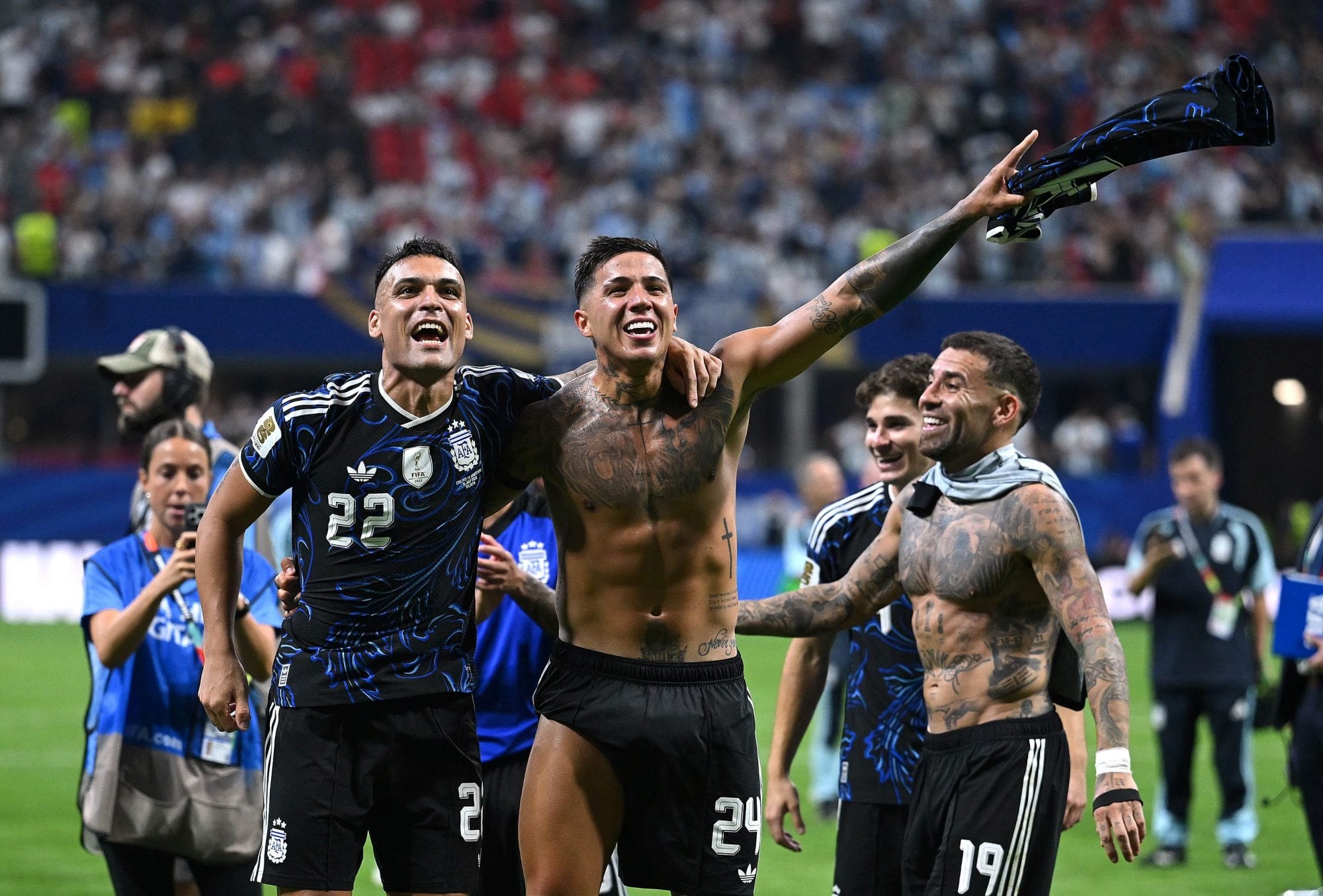 Los goleadores Enzo Fernández y Lautaro Martínez