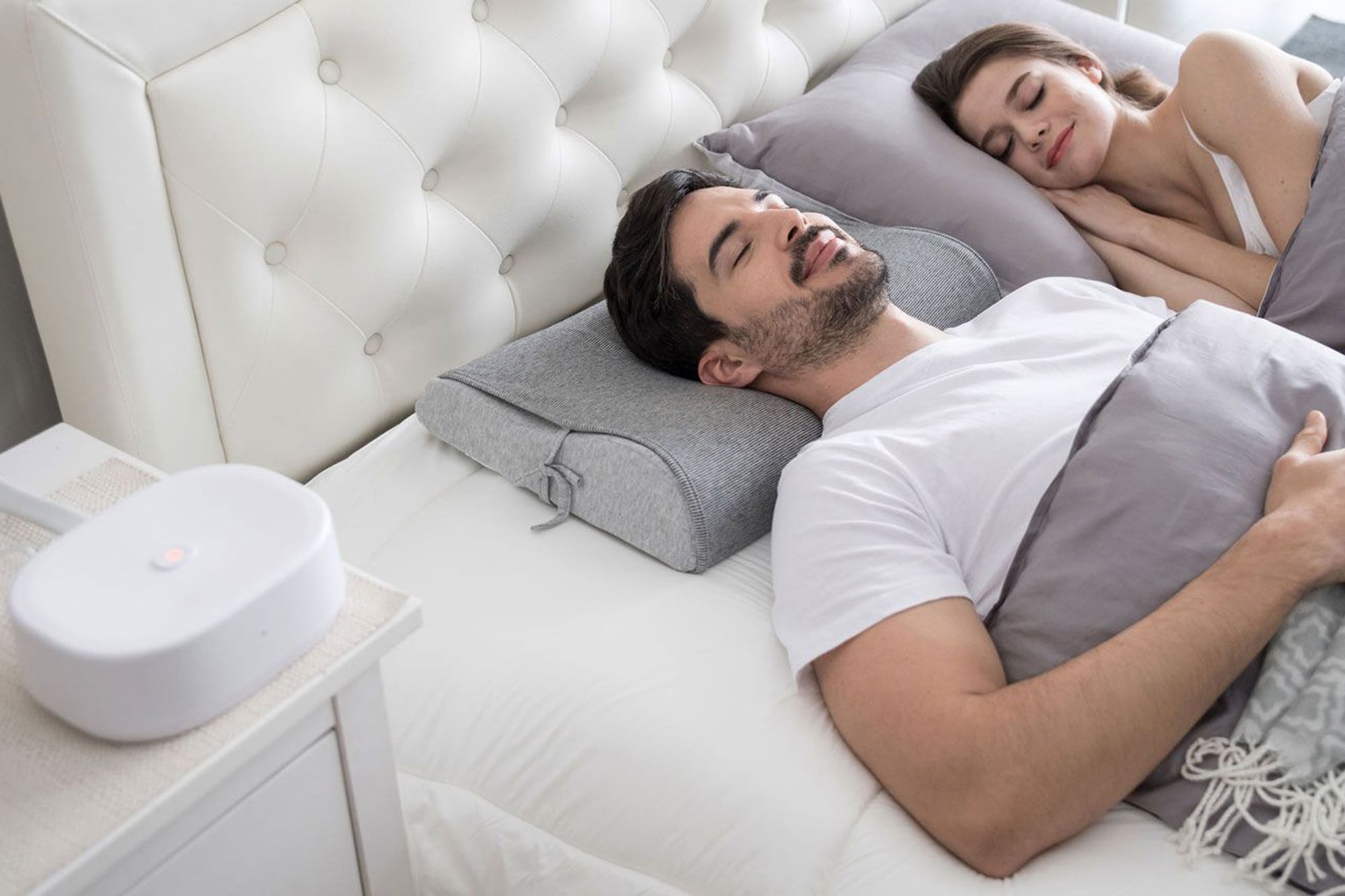 La empresa 10minds presentó su almohada Motion Pillow pensada para prevenir los ronquidos