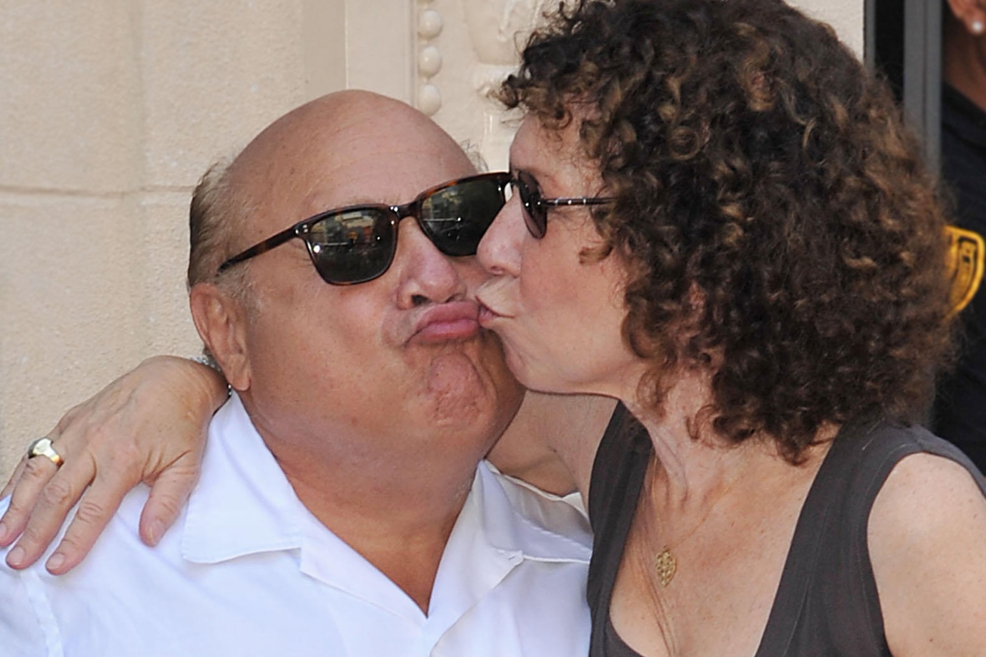 Danny DeVito y Rhea Perlman