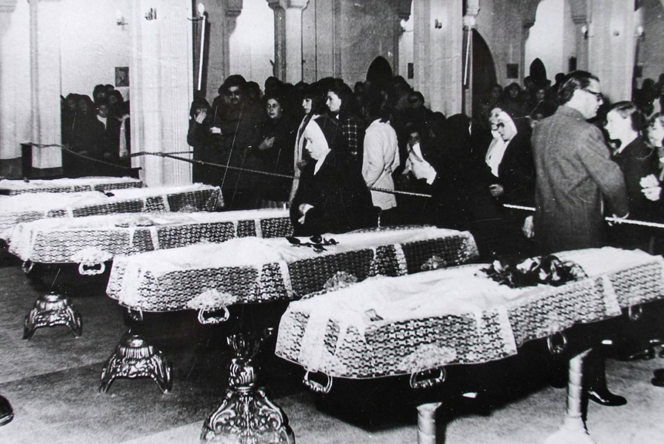 Las exequias de los curas palotinos en la parroquia de San Patricio, en 1976