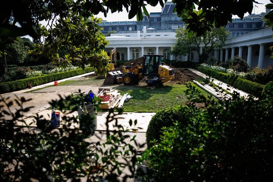 El césped del Jardín de Rosas de la Casa Blanca será pavimentado con cemento