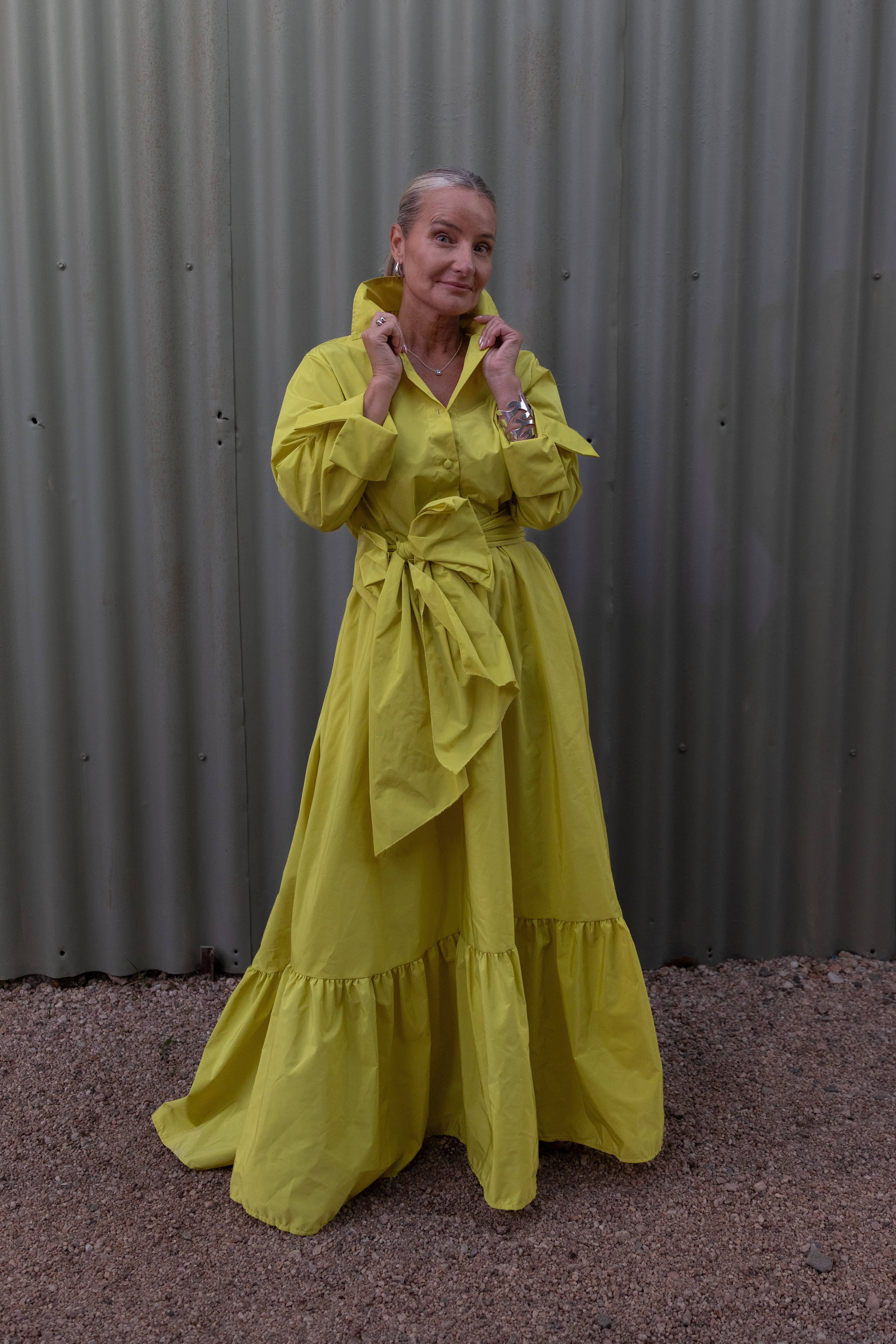 Uno de los vestidos desfilados que deslumbró por su color