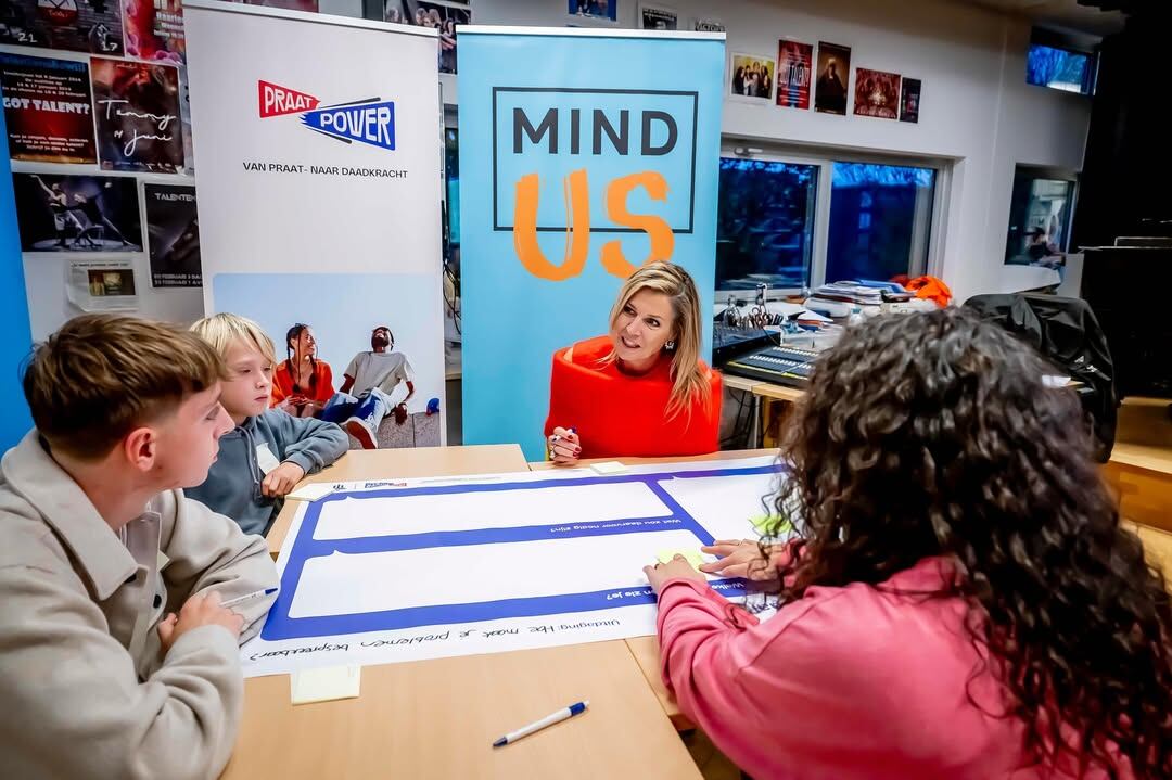 El original suéter rojo con el que Máxima Zorreguieta marcó tendencia y se robó todas las miradas 7 La monarca participó de charlas y talleres (Foto: Instagram @koninklijkhuis)